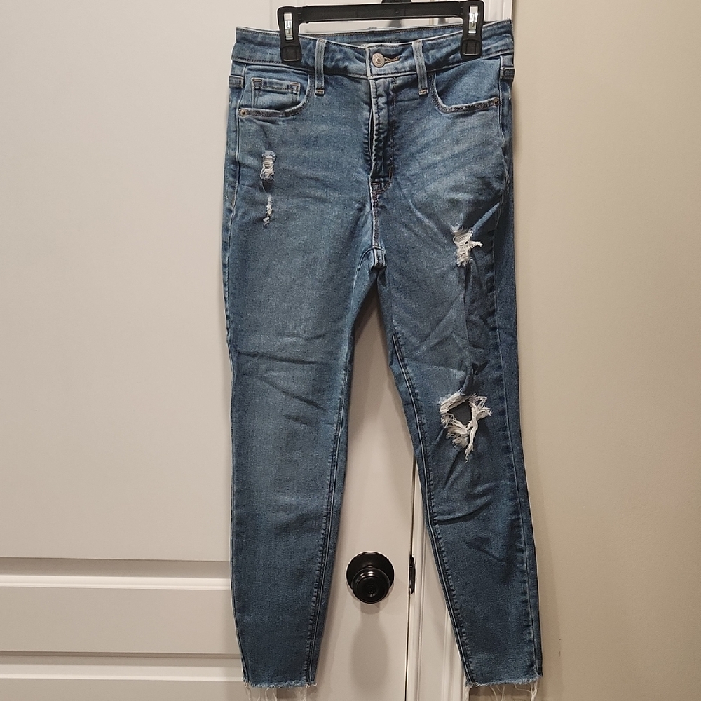Old Navy Distressed Skinny Jeans in Blue